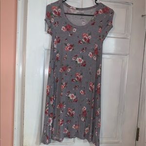 Juniors size grey and pink floral t-shirt dress